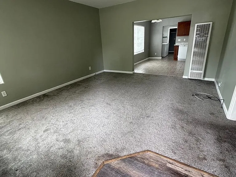 1869 Manzanita St — Photo 2