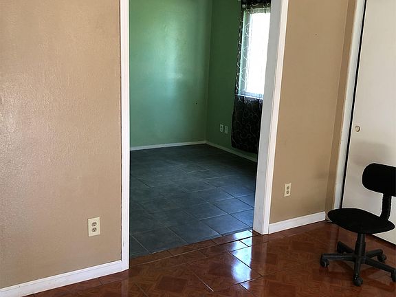 2nd image of 1303 Lombard St