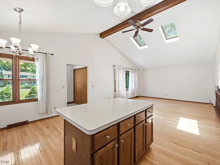 5034 Medhurst Ave — Photo 5