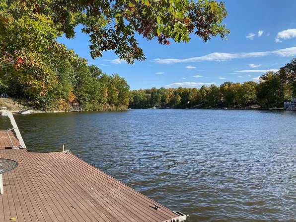 2412 Plum Creek Dr, Rock Creek, OH 44084