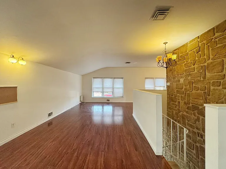 218 Kelly Blvd #2 — Photo 5