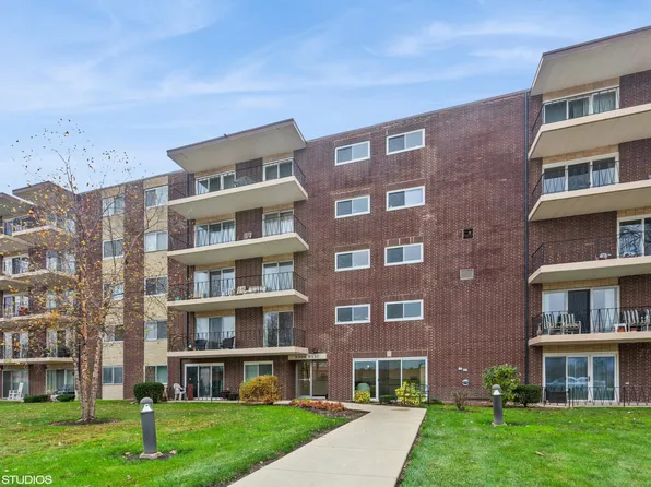 5300 Walnut Ave APT 6E, Downers Grove, IL 60515