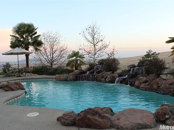 5th image of 631 Stonebriar Ct