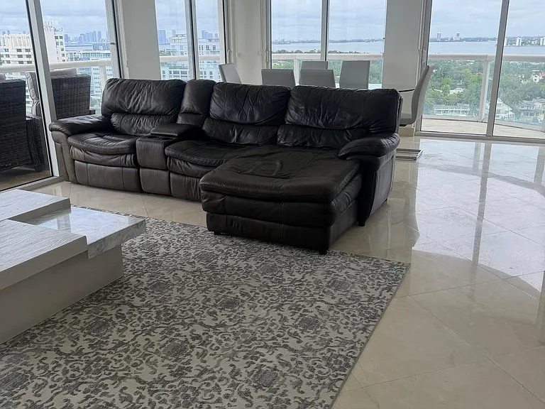 6365 Collins Ave — Photo 8