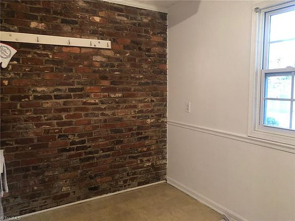 4th image of 376 A S Cherry St