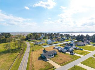 101 Canadian Goose Dr, Currituck, NC 27929