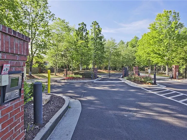 8102 Woodland Ln #8102 — Photo 38