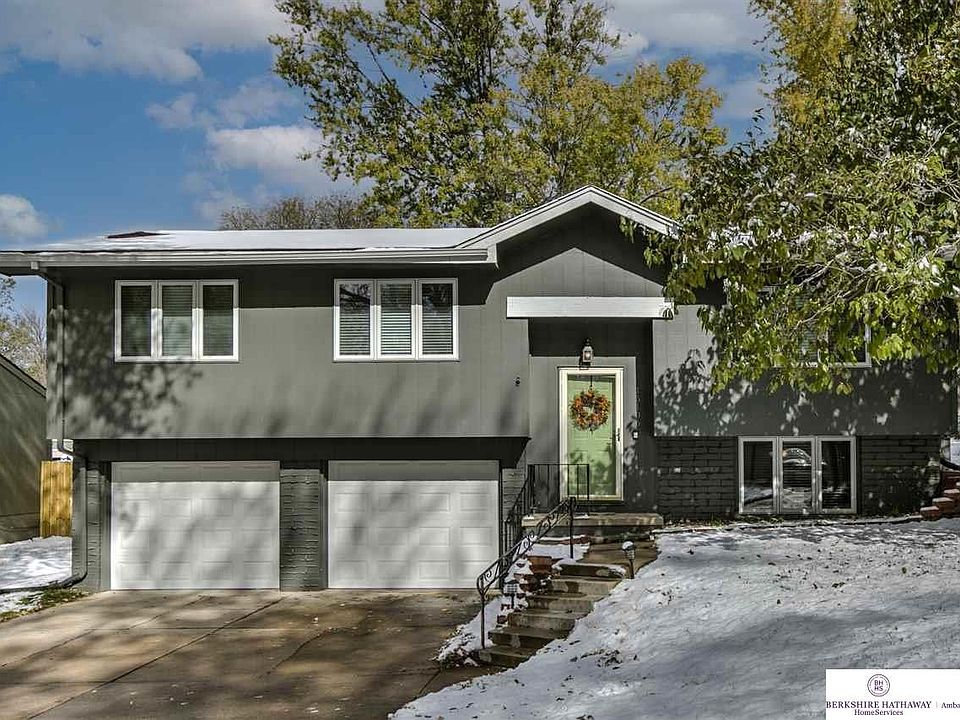 1st image of 15106 Westchester Cir