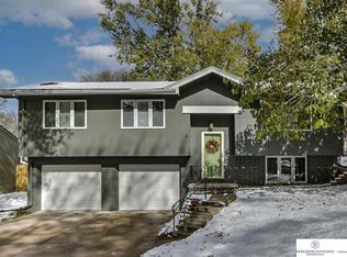 15106 Westchester Cir, Omaha, NE 68154