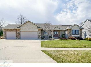 10827 Knockaderry Dr, Grand Ledge, MI 48837