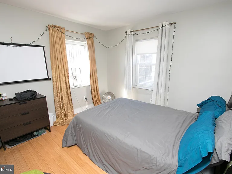2351 Christian St #D — Photo 12