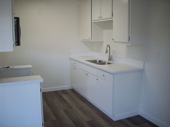3rd image of 1064 Ohio Ave APT C