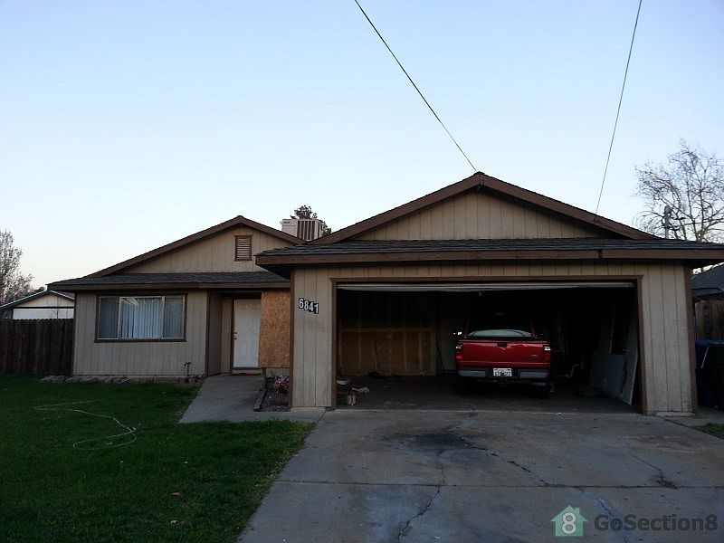 1st image of 6841 Woodbine Ave