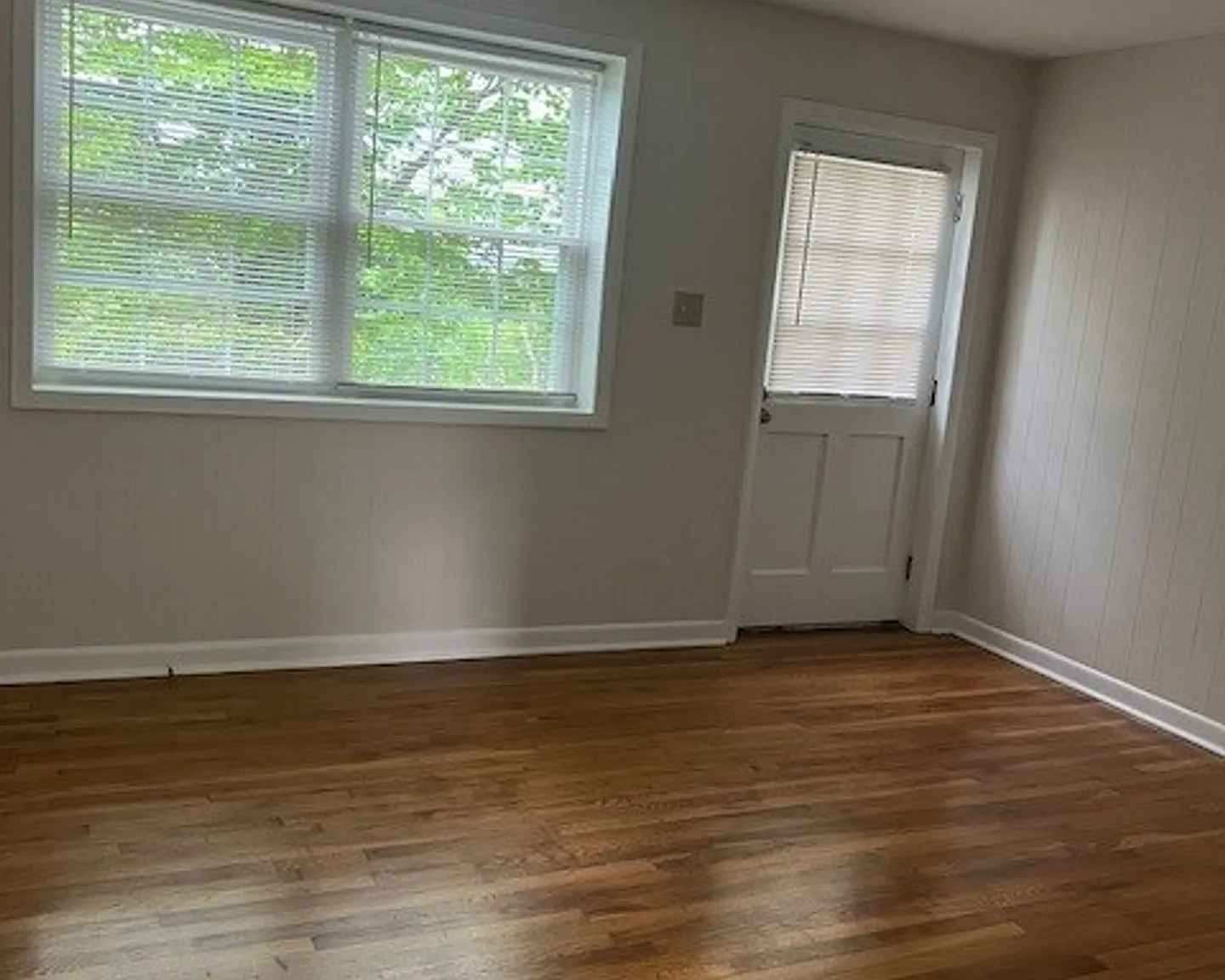1401 Scenic Heights — Photo 3