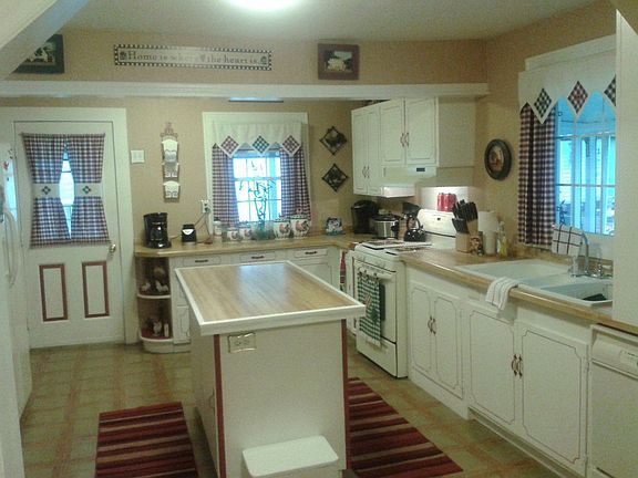 Spacious Kitchen