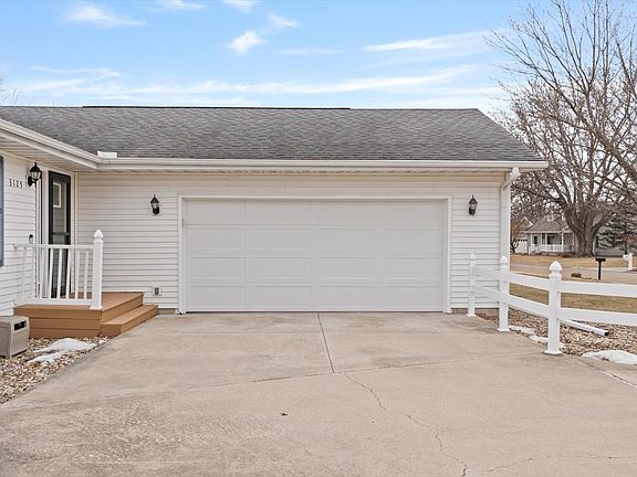 3rd image of 3125 Castlebury Pl