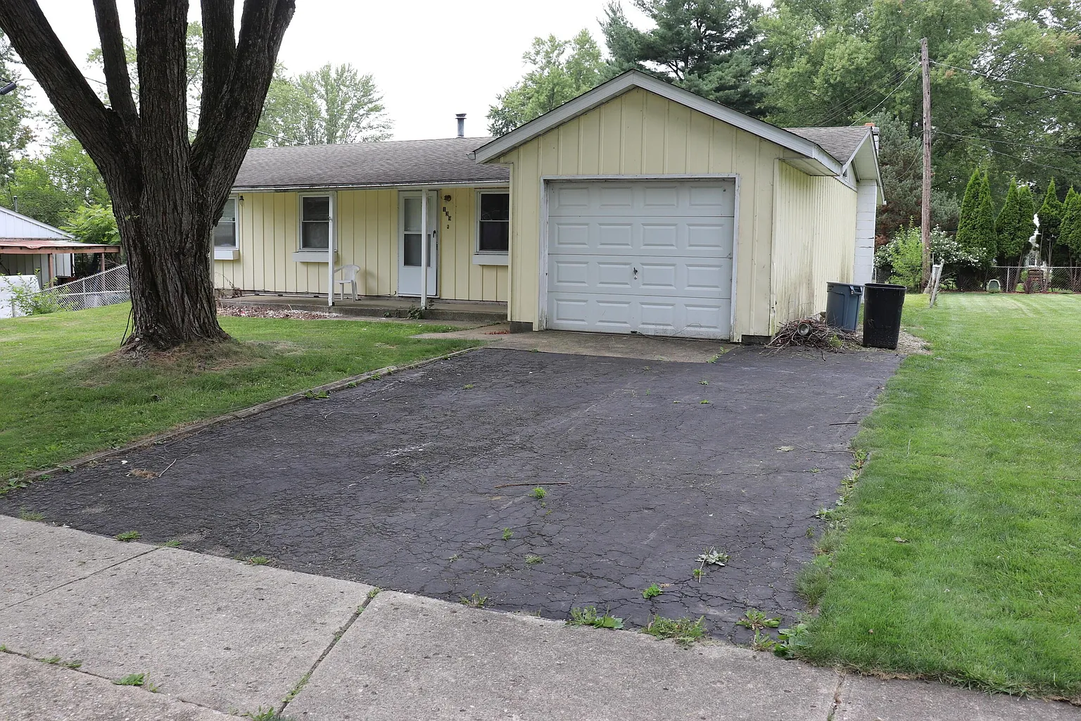 139 Hawthorne Rd photo 1