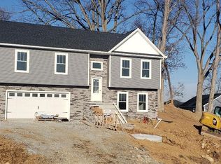 10165 Hunters Ridge Dr, Waynesboro, PA 17268