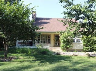 1010 NW 134th St, Smithville, MO 64089