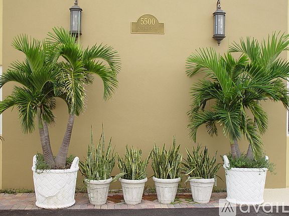 4th image of 5500 N Flagler Dr APT 7