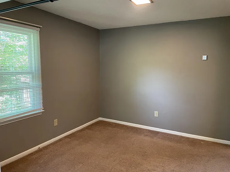 225 Darnell Ln — Photo 16