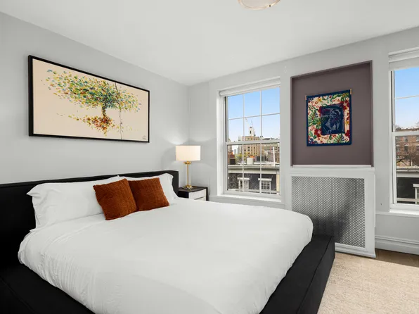 179 Sullivan Street image 16 of 24