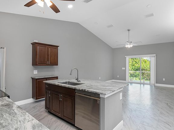 4th image of 113 Gilbert Ave S #113