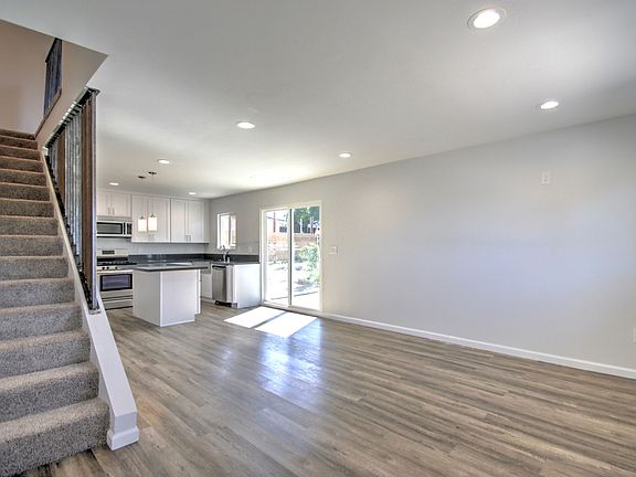4th image of 3148-3150 Florine Dr #B