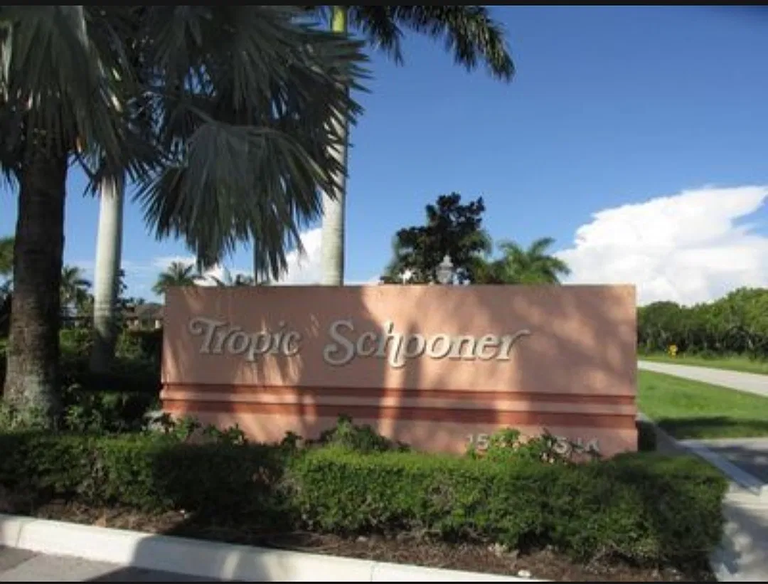 2 bed, 966 sqft, $1,800 — Photo 2