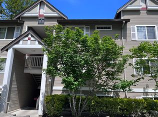 18501 SE Newport Way UNIT J140, Issaquah, WA 98027