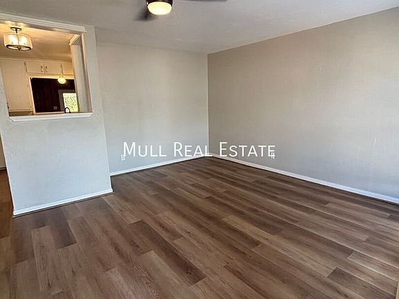 3rd image of 3116 SW 40th St