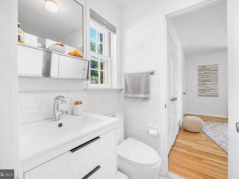 4025 N River St — Photo 35