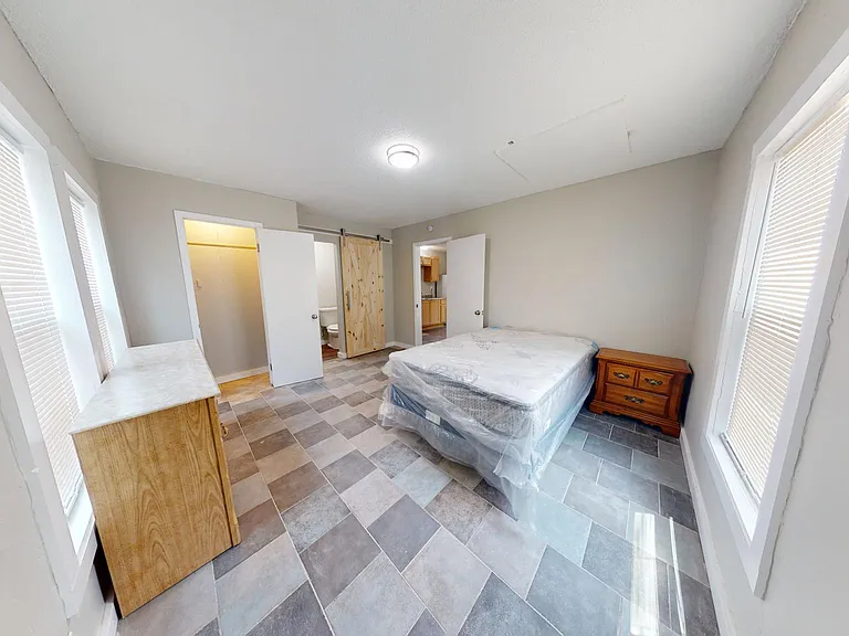 311 S Oak St #311 — Photo 5