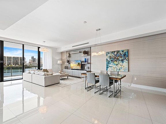 5th image of 3300 NE 188th St APT 517