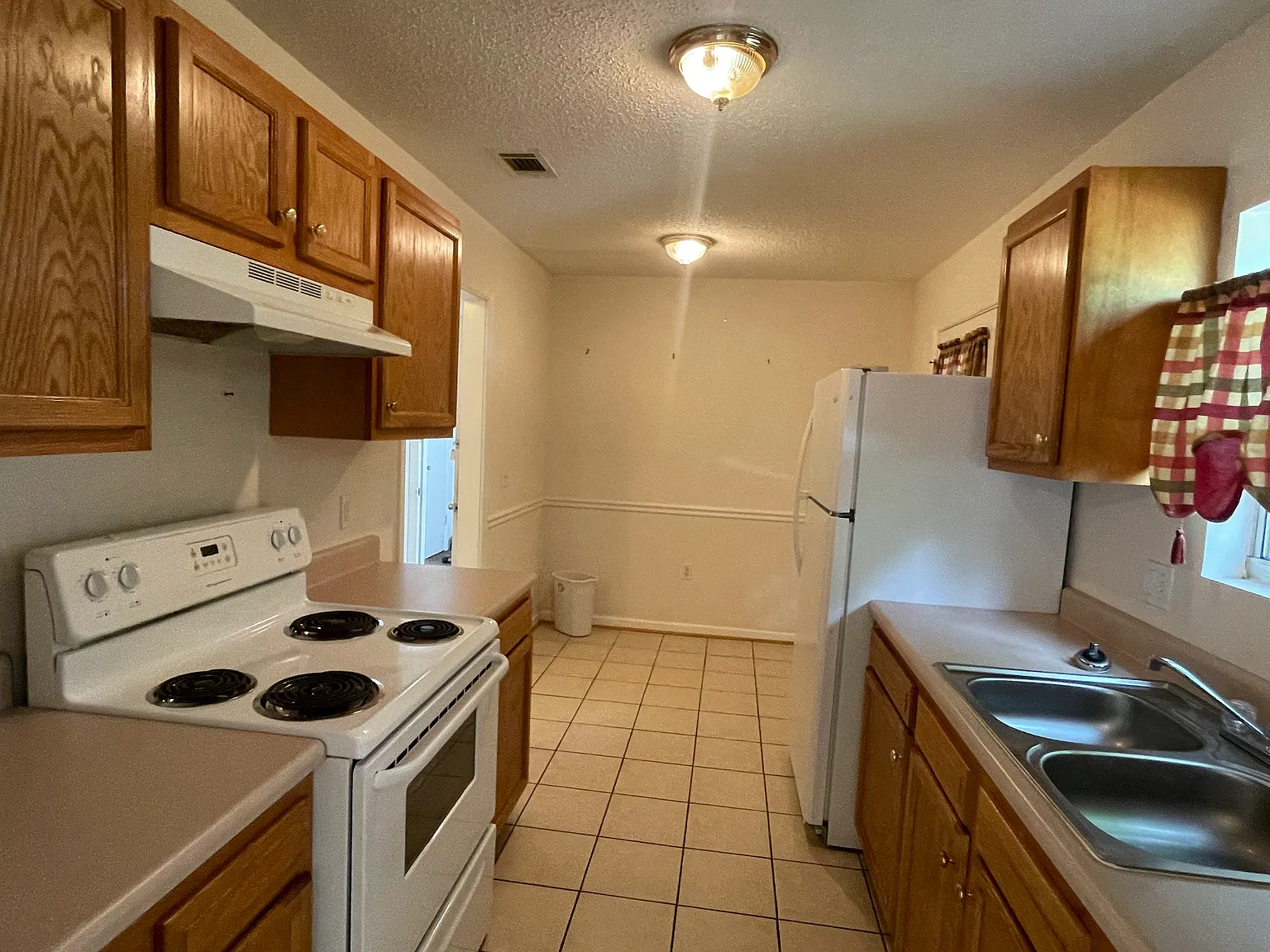 2 bed, 900 sqft, $650 — Photo 4