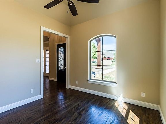 4th image of 4216 Balboa Ct