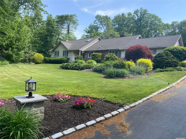 514 Magnolia Lane, Dix Hills, NY 11746