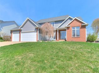 9017 Wickham Dr, Johnston, IA 50131