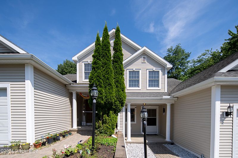2nd image of 46 Rockrose Dr.