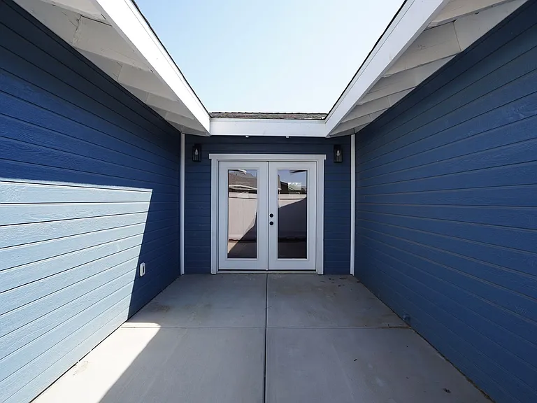 4805 Charlotte Way — Photo 56