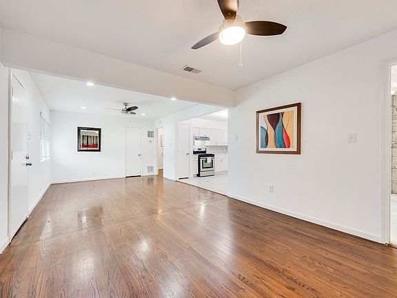 5th image of 1528 Valley View St
