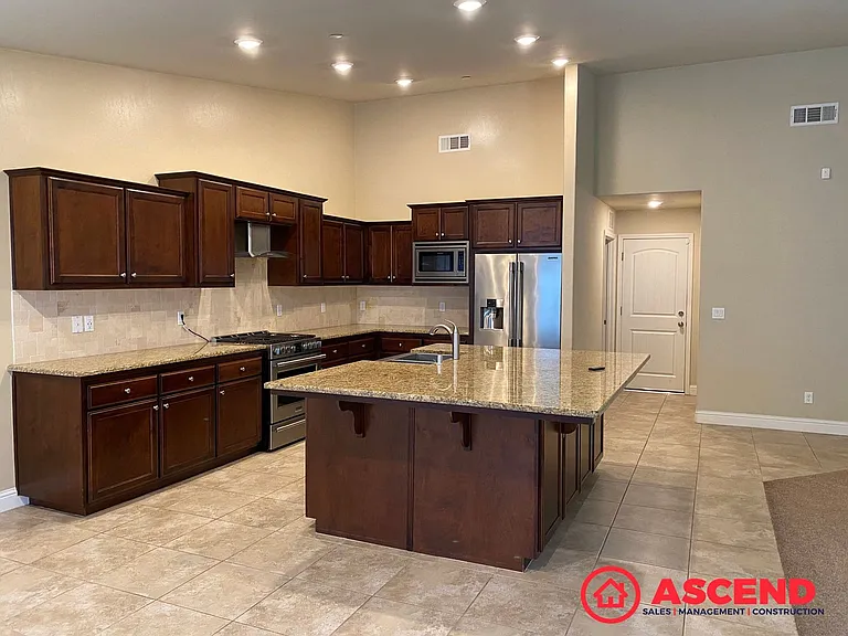 9403 Mountain Peak Ln — Photo 3