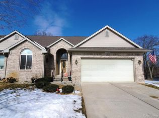 7245 Hawthorne Cir, Goodrich, MI 48438
