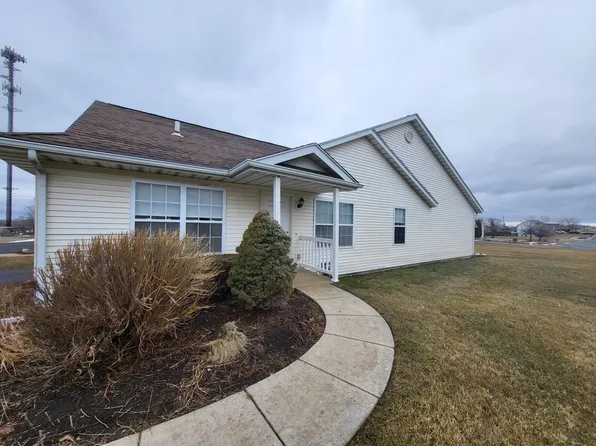 2010 Westwick Cir, Machesney Park, IL 61115