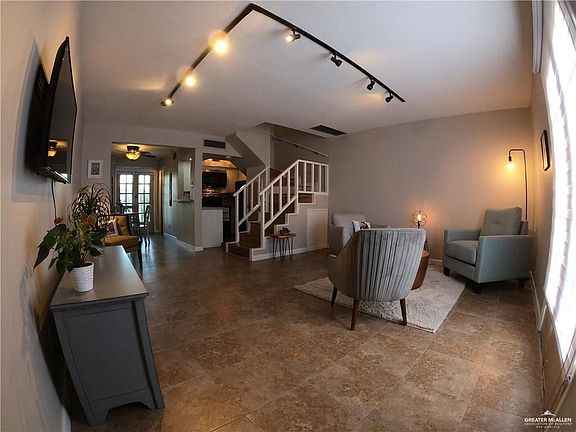 3rd image of 1418 Beech Ave APT 13