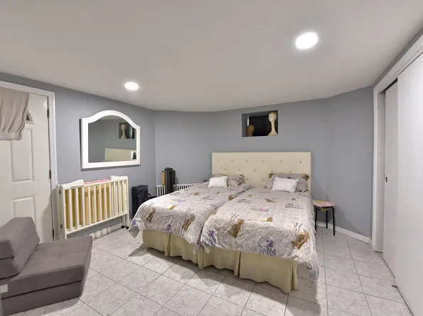 1229 East 37th Street image 18 of 23