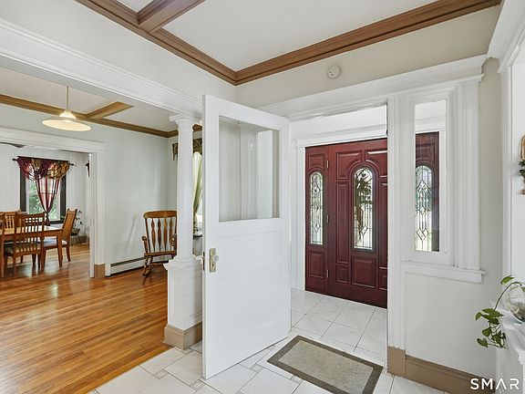 3rd image of 29 Woodland Avenue