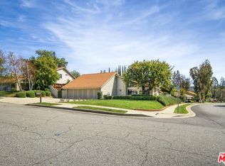 22634 Town Crier Rd, Calabasas, CA 91302