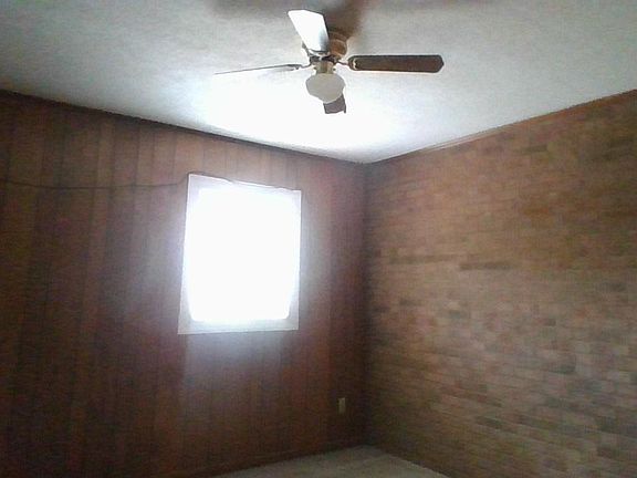 3rd image of 423 W 20th St