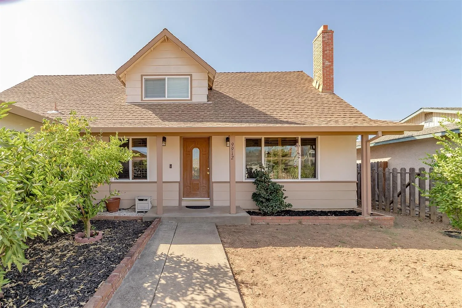 9912 Zion Way photo 1